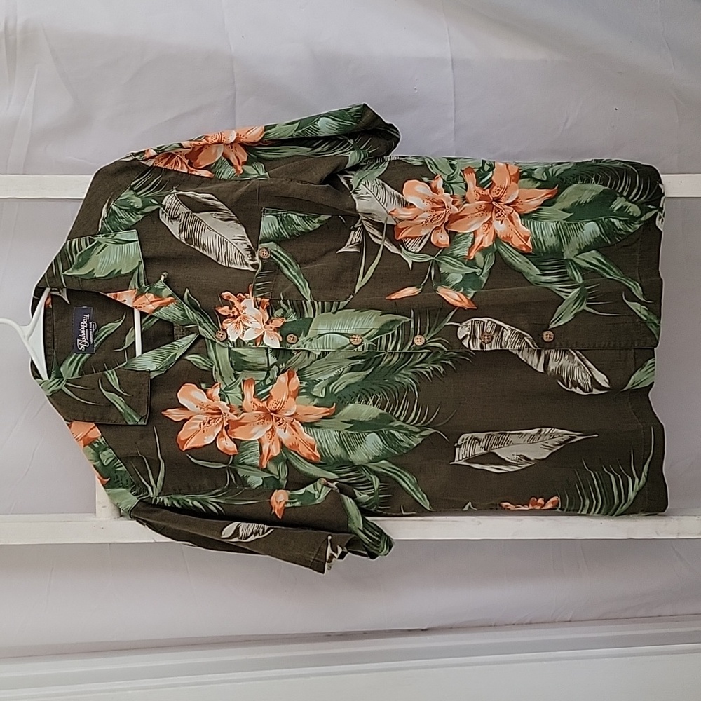 St. John's Bay Washable Silk Shirt Men's Hawaiian Army Green Flower Short Sleeve